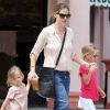 Jennifer Garner et ses filles Violet et Seraphina, le 2 juillet 2012 à Los Angeles