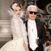 Final du Défilé Chanel Haute Couture à Paris le 3 juillet 2012 avec Karl Lagerfeld et sa mariée