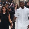 Kim Kardashian et Kanye West ne se quittent plus. Ici, à leur arrivée au défilé Valentino à Paris le 4 juillet 2012