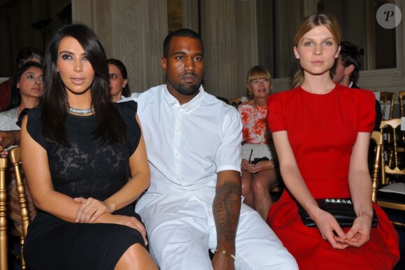 Kim Kardashian, Kanye West et Clémence Poésy au défilé Valentino à Paris le 4 juillet 2012