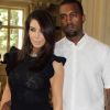 Kim Kardashian et Kanye West amoureux chez Valentino le 4 juillet 2012