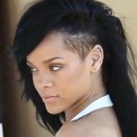 Rihanna : Stylée et prude en amour, elle porte plainte contre les ex-comptables