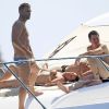 Exclu : Lionel Messi se détend sur un yacht en compagnie de quelques amis. Ibiza, le 3 juillet 2012.