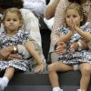 Charlene Riva et Myla Rose, les jumelles de Roger Federer, ont assisté le 8 juillet 2012 au triomphe de leur papa à Wimbledon en compagnie de leur maman Mirka et leur grand-mère Lynette