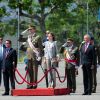 Le prince Felipe et la princesse Letizia d'Espagne présidaient la cérémonie de remise des diplômes aux sous-officiers de la XXXVIIe promotion sortant de l'Académie militaire de Talarn, le 9 juillet 2012.