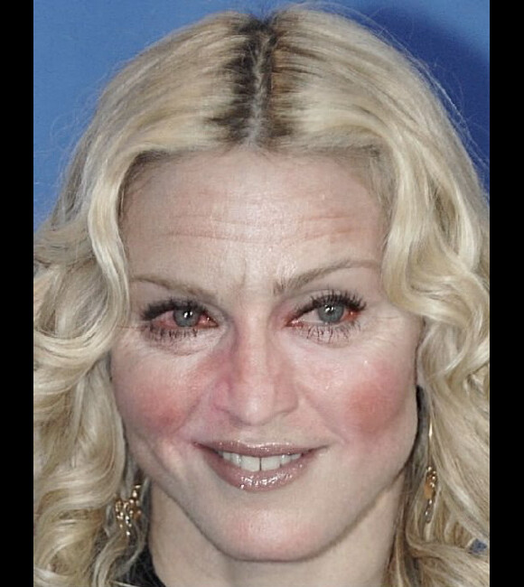 Photomontage de Madonna après dix ans de beuveries régulières, selon l'application pour iPhone et iPad The Drinking Machine.