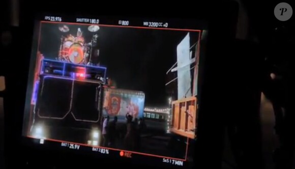 Image extraite du making of du clip Settle down de No Doubt, juin 2012.
