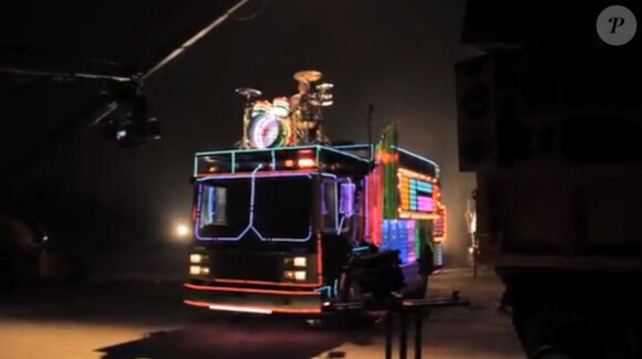 Image extraite du making of du clip Settle down de No Doubt, juin 2012.