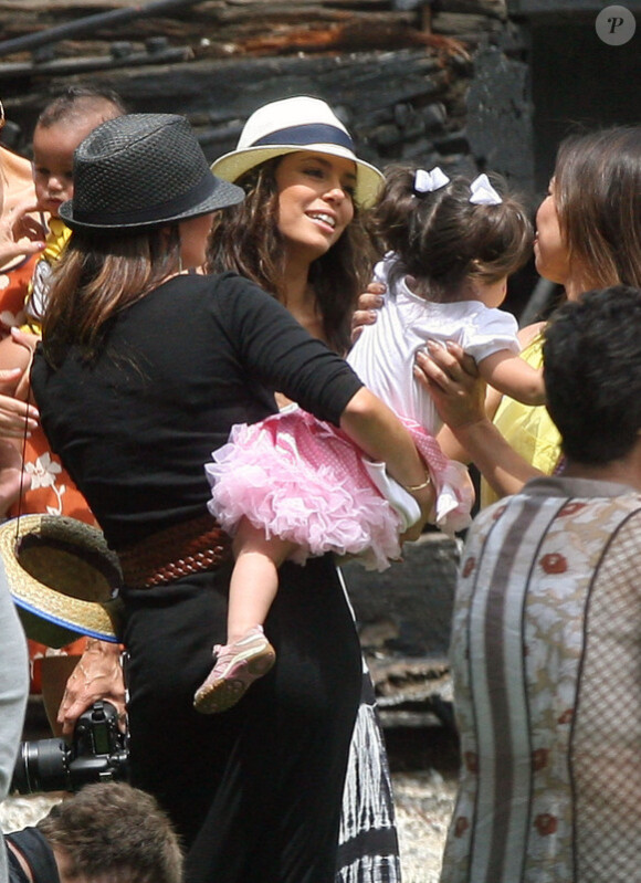 Eva Longoria lors d'un anniversaire d'enfants au parc Griffin à Los Angeles, le 13 juillet 2012