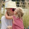 Gwen Stefani profite d'une journée ensoleillée à la plage de Santa Monica avec Zuma et quelques membres de sa famille, le 14 juillet 2012