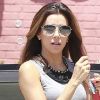 Eva Longoria fait le plein de sa Bentley à Culver City, le 14 juillet 2012.