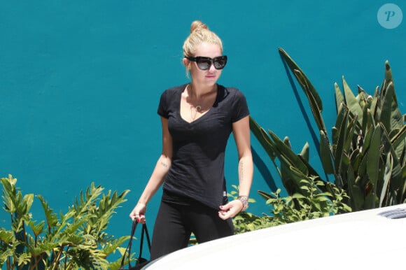Miley Cyrus quitte son cours de sport, le lundi 16 juillet à Los Angeles.