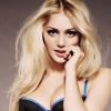 La sexy Nicole Neal pose pour Ann Summers.