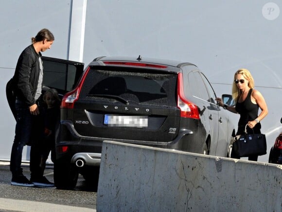 Zlatan Ibrahimovic et sa compagne Helena Seger lors de leur arrivée au Bourget le mardi 17 juillet 2012