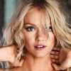 La jolie Lindsay Ellingson pose pour Victoria's Secret.