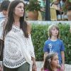 Olalla Domínguez Liste et sa fille Nora vacances dans les rues de Palma de Mallorca le 19 juillet 2012