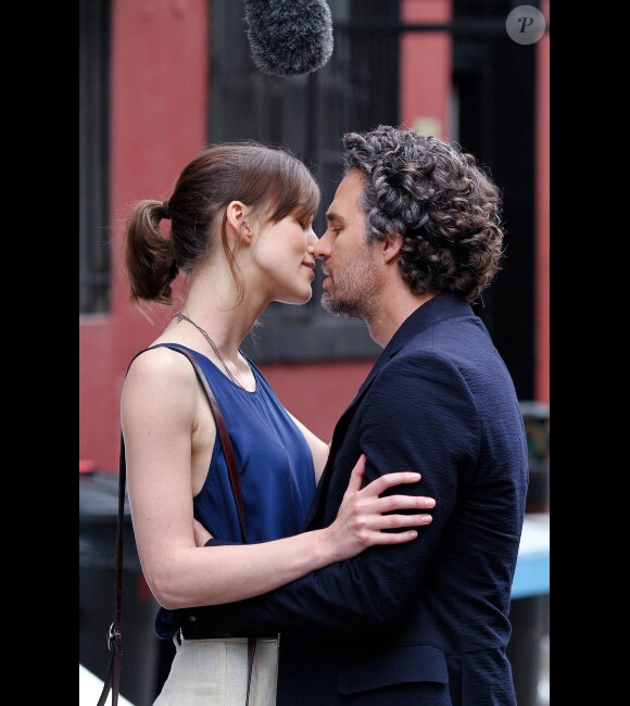Keira Knightley et Mark Ruffalo lors du tournage du film Can a Song Save Your Life ? à New York le 19 juillet 2012