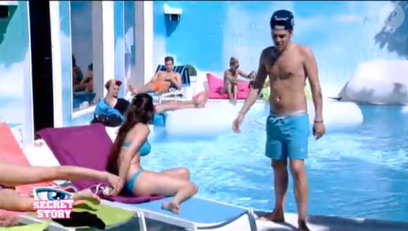 Les habitants dans la piscine dans la quotidienne de Secret Story 6, lundi 23 juillet 2012 sur TF1