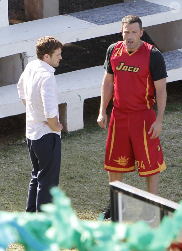 Ben Affleck et Justin Timberlake sur le tournage du film Runner, Runner à Porto Rico, le 23 juillet 2012
