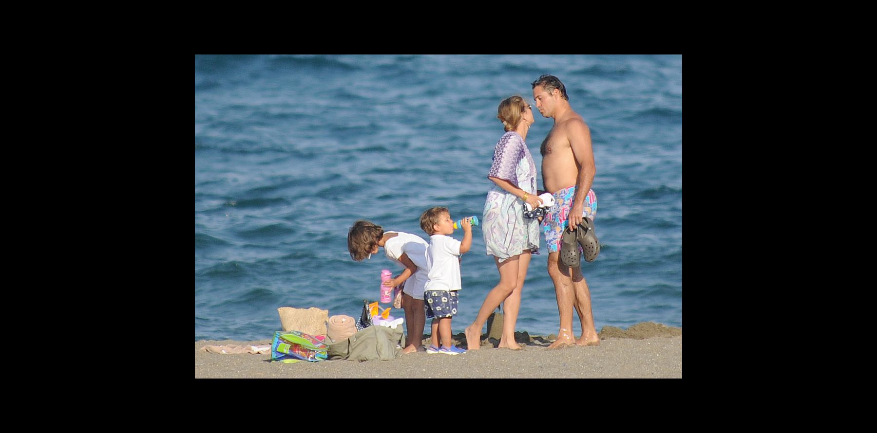 louis-de-bourbon-vacances-idylliques-en-famille-cadix-les-jumeaux