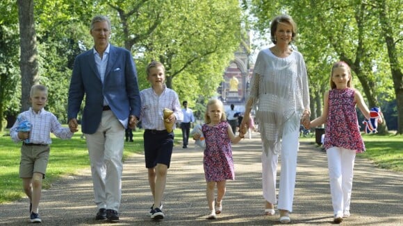 Philippe et Mathilde de Belgique avec leurs enfants en touristes à Londres