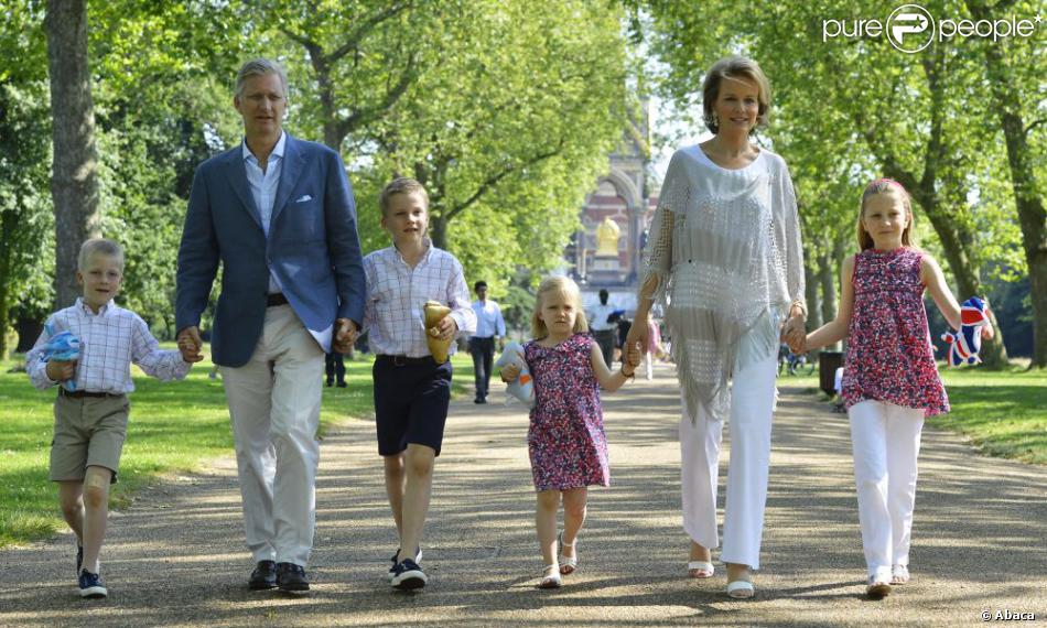 Promenade Familiale Dans Les Jardins De Kensington Le Prince Philippe