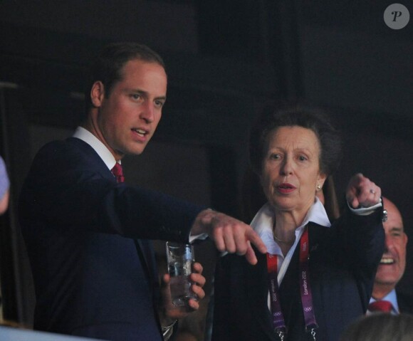 Le prince William et la princesse Anne admirent la cérémonie d'ouverture des jeux olympiques de Londres, le vendredi 27 juillet 2012.
