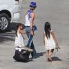 Laeticia Hallyday et ses fillettes Jade et Joy arrivent sur l'île de Saint-Barthélémy, le vendredi 27 juillet 2012.