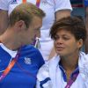 Alain Bernard et Coralie Balmy, émue aux larmes, ont assisté au triomphe du relais 4x100m nage libre lors des Jeux olympiques de Londres le 29 juillet 2012