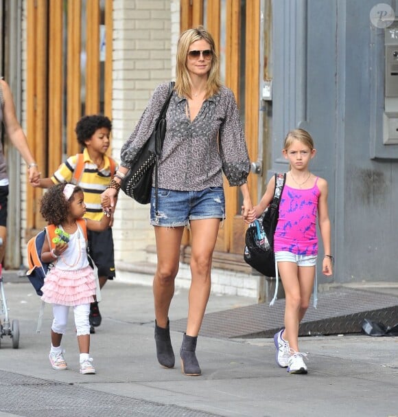 La superbe Heidi Klum et ses enfants dans les rues de New York le 29 juillet 2012