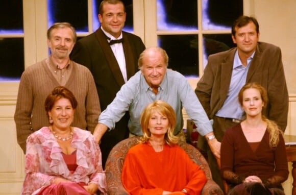 Gérard Rinaldi avec ses partenaires lors du filage de la pièce Remue-Ménage en 2003