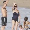EXCLU - Jennifer Garner, Ben Affleck et leurs enfants Violet, Seraphina et Samuel en vacances sur une plage de Puerto Rico le 15 juillet 2012