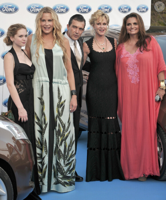 Stella Banderas, Daryl Hannah, Antonio Banderas, Melanie Griffith lors du gala caritatif Starlite à Marbella en Espagne le 5 août 2012