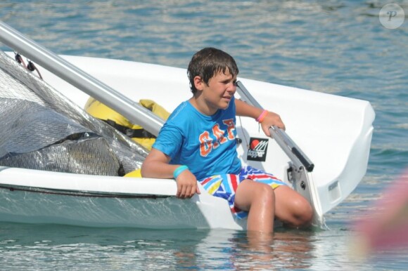 Felipe, 14 ans, fils de l'infante Elena d'Espagne, à l'école de voile de Palma de Majorque le 3 août 2012.