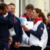 Avec le quadruple champion olympique et recordman Ben Ainslie, le courant est bien passé ! Kate Middleton a rencontré le 6 août 2012 à Weymouth, en marge de la compétition de voile de Laser, les spécialistes britanniques Paul Goodison (Laser), le tandem Stuart Bithell et Luke Patience (470), et le quadruple champion olympique Ben Ainslie, roi du Finn.