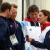 Kate Middleton a rencontré le 6 août 2012 à Weymouth, en marge de la compétition de voile de Laser, les spécialistes britanniques Paul Goodison (Laser), le tandem Stuart Bithell et Luke Patience (470), et le quadruple champion olympique Ben Ainslie, roi du Finn.