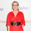 Meryl Streep, cachant sa main blessée, lors de l'avant-première du film Tous les espoirs sont permis (Hope Springs) à New York le 6 août 2012