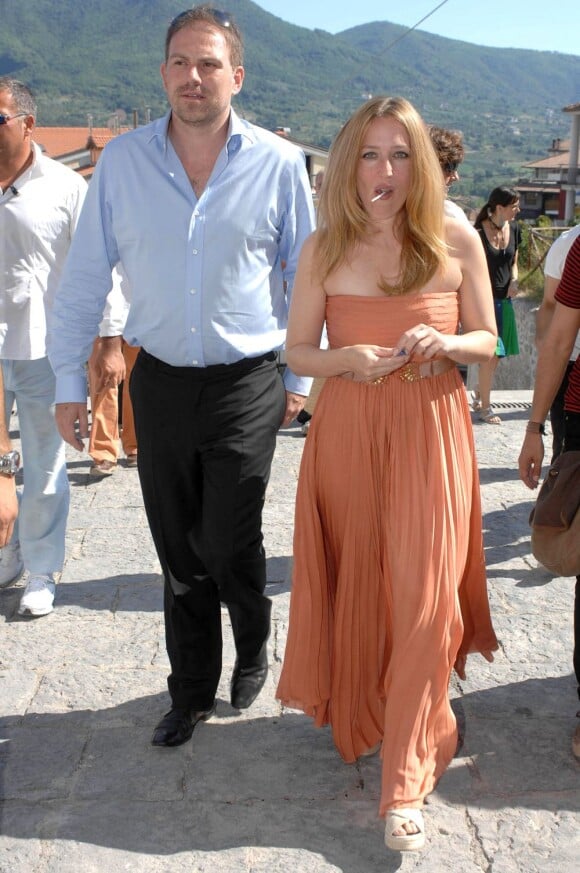 Gillian Anderson et Mark Griffiths (photo : en juillet 2007 au Festival de Giffoni), son compagnon depuis 2006, ont annoncé en août 2012 leur séparation. Ils sont parents de deux enfants, Oscar et Felix.