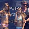 Sylvester Stallone entouré de ses trois filles et de son épouse Jennifer, en pleine balade à bord d'un yacht, sur la Côte d'Azur, le mardi 7 août 2012.
