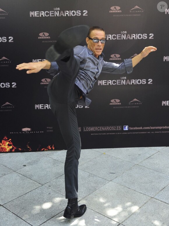 Jean-Claude Van Damme action man à l'avant-première d'Expendables 2 à Madrid, le 8 août 2012.