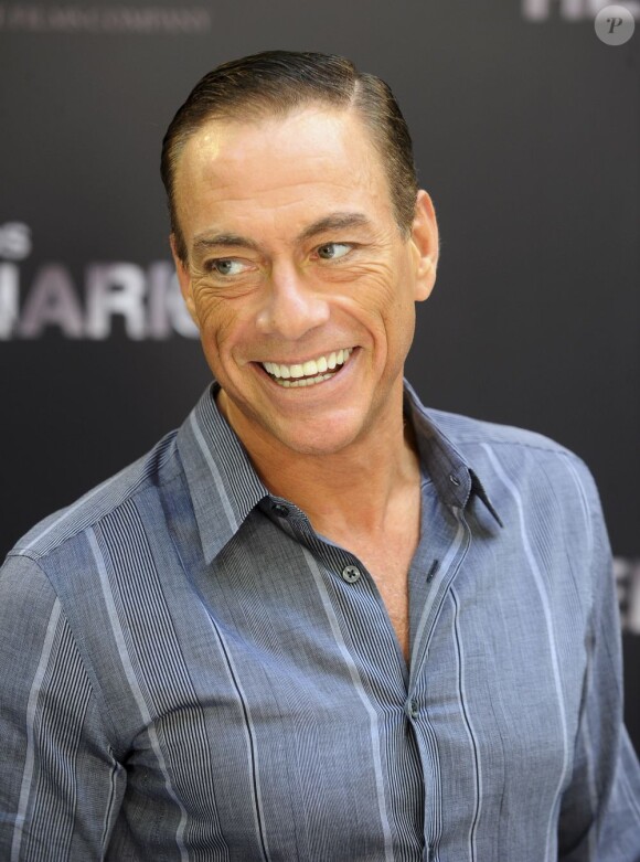 Jean-Claude Van Damme jubile à l'avant-première d'Expendables 2 à Madrid, le 8 août 2012.