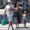Jessica Alba en famille dans les rues de Los Angeles le 12 août 2012. La belle tribu se rend au Pain Quotidien à Beverly Hills pour bruncher.