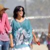 Neve Campbell épanouie à la plage à Santa Monica. Le 28 avril 2012.