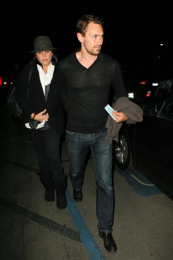 Neve Campbell et son compagnon JJ Feild à Los Angeles, le 4 mai 2012.