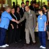 Le prince Philip, duc d'Edimbourg n'a pas manqué de remercier le personnel soignant à la sortie de l'hôpital d'Aberdeen le 20 août 2012, où il a été soigné pour une rechute de son infection urinaire du mois de juin.