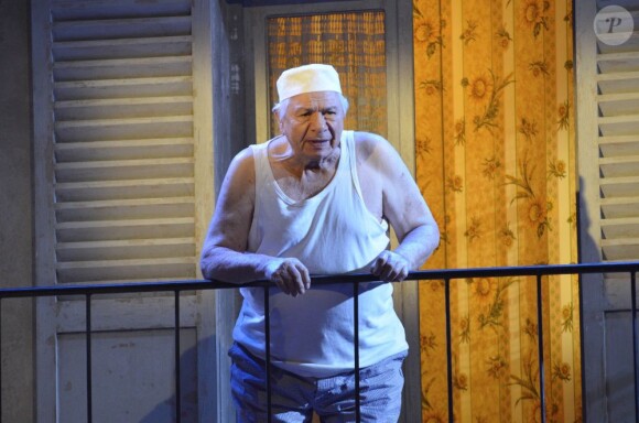 Michel Galabru lors du filage de la pièce de La Femme du boulanger au théâtre Hebertot à Paris le 5 janvier 2012