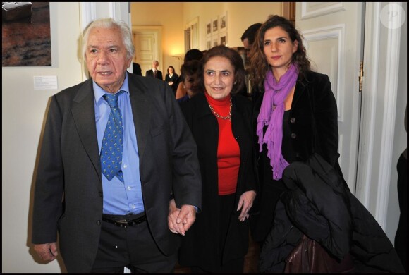 Michel Galabru, sa femme Claude et sa fille Emmanuelle à Paris le 6 février 2012 à Paris