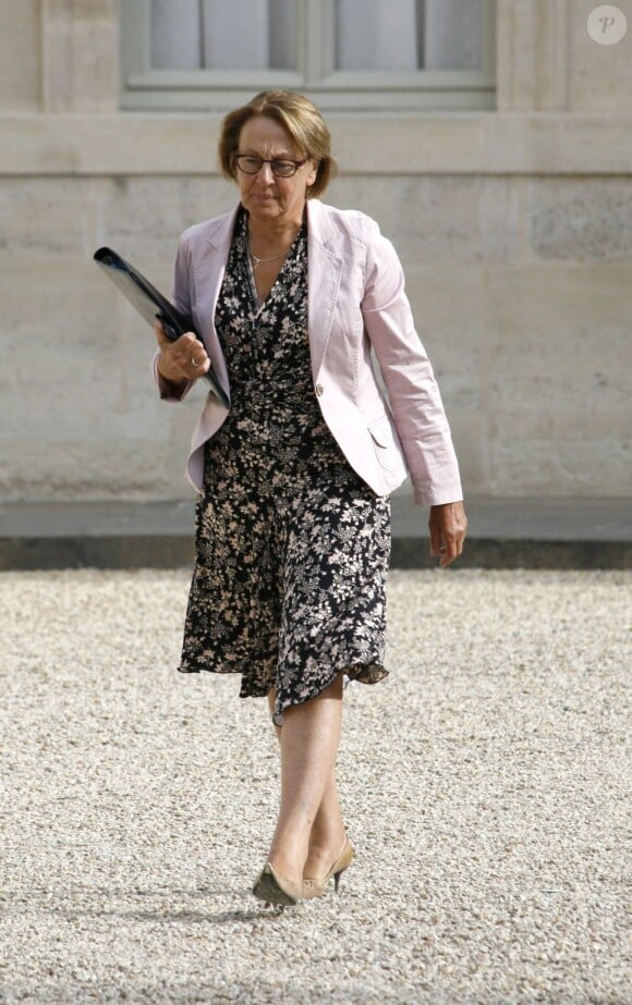 Marylise Lebranchu, ministre de la fonction publique, à son arrivée au Palais de l'Élysée pour le conseil des ministres. Paris, le 22 août 2012.