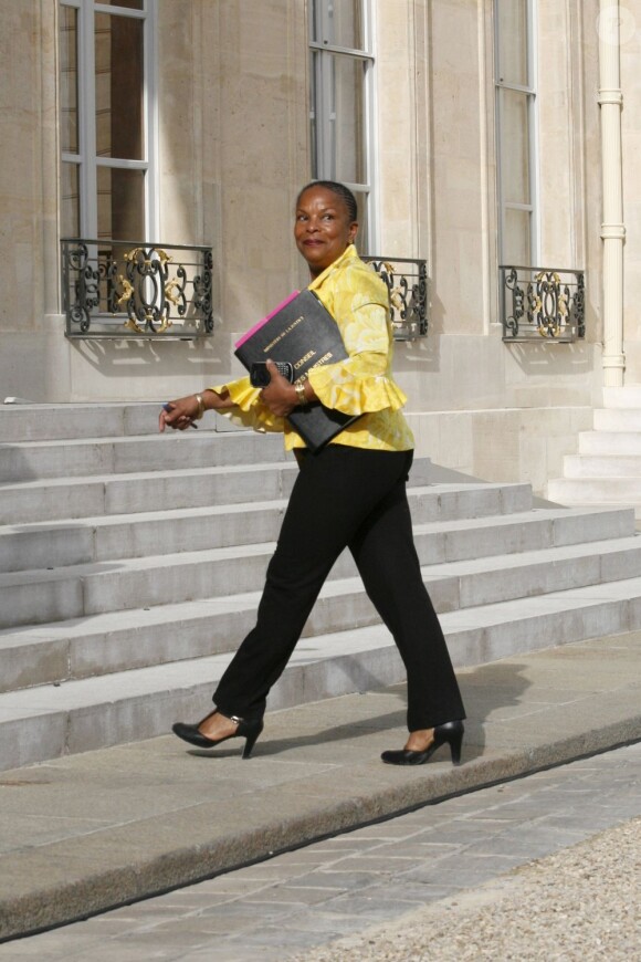La Garde des Sceaux Christiane Taubira à son arrivée au Palais de l'Élysée pour le conseil des ministres. Paris, le 22 août 2012.