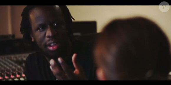 Leslie a dévoilé en août 2012 un remix avec Youssoupha de son single Des mots invincibles, premier extrait de son album Les enfants de l'orage à paraître en octobre.